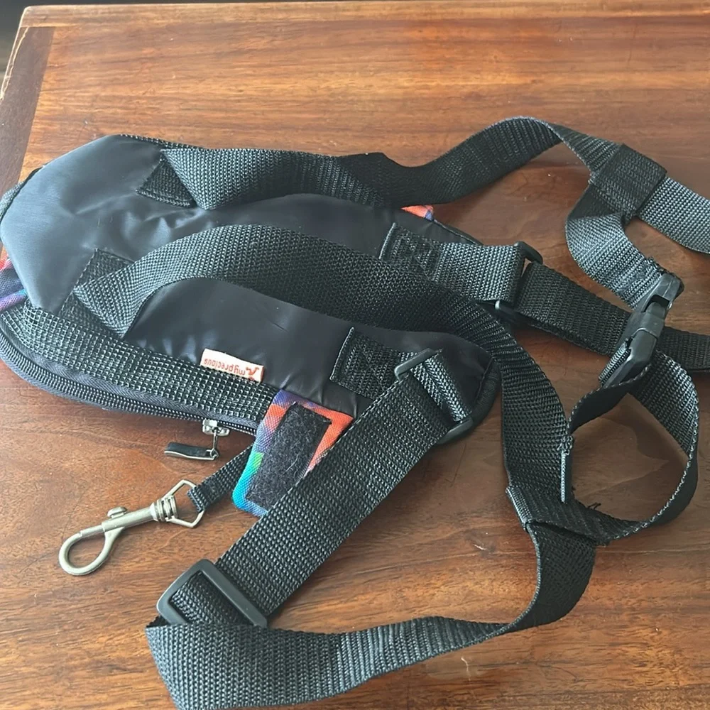 Pet bag, adjustable shoulder straps